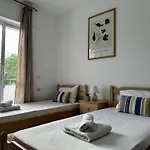 Central, Sunny & Spacious In - No 1 Appartement