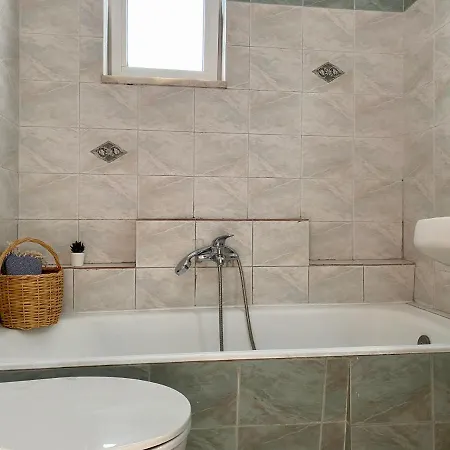 Central, Sunny & Spacious Apartment, In Kos, 