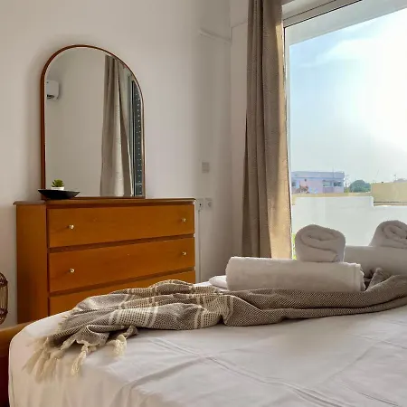 Central, Sunny & Spacious Apartment, In Kos, 
