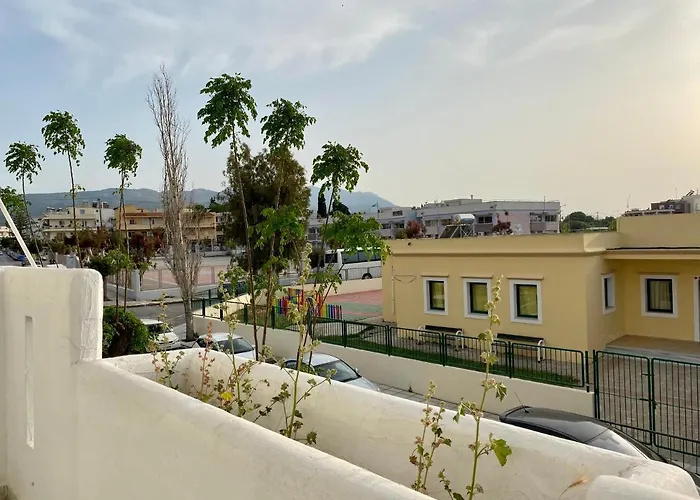 Central, Sunny & Spacious In - No 1 * Kos-stad