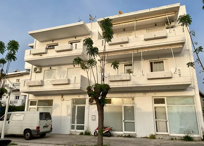 Central, Sunny & Spacious In - No 1 דירה העיירה קוס