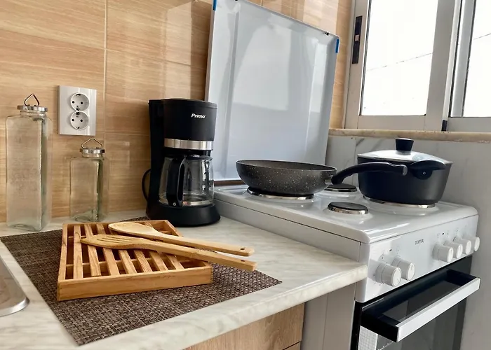 Central, Sunny & Spacious In - No 1 Appartement *